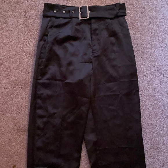 Black, Forever 21, Belted Trousers. Size: XS. - Picture 1 of 3